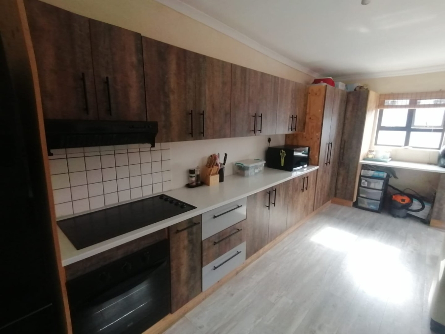 5 Bedroom Property for Sale in Lotus River Western Cape